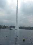 Фонтан на Женевском озере. Швейцария, Женева